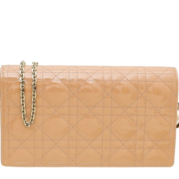 The Lady Dior pouch, crafted in Rose des Vents patent calfskin - Picture 1 of 6